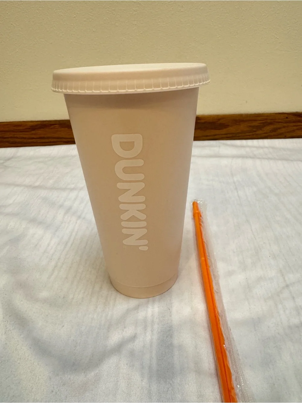 2026 Dunkin’ Limited Edition Parke Cream Beige 24 oz Cup